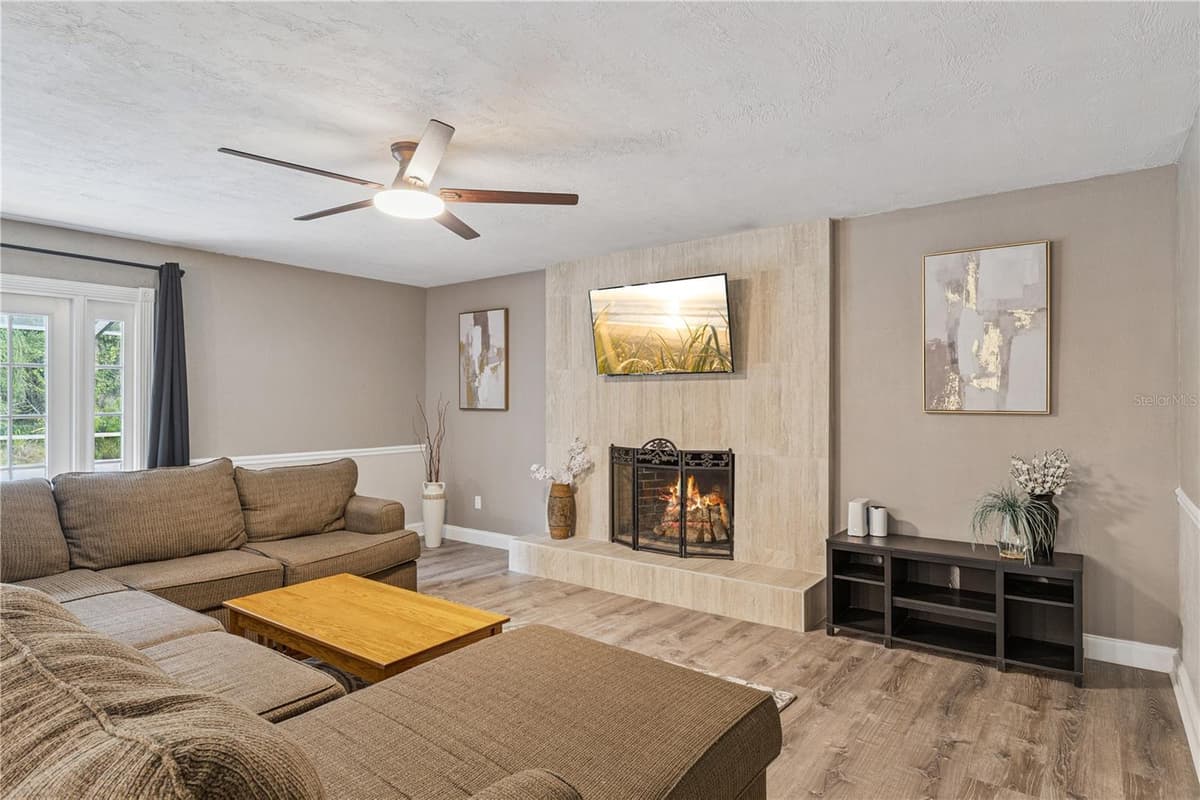 537 PELICAN BAY DRIVE — photo 23 of 58