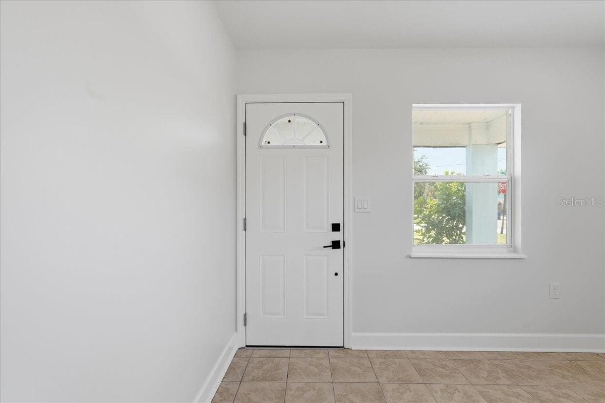 125 13TH AVENUE — photo 6 of 40