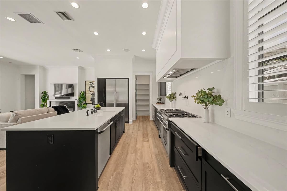 1750 WALNUT AVENUE — photo 15 of 55