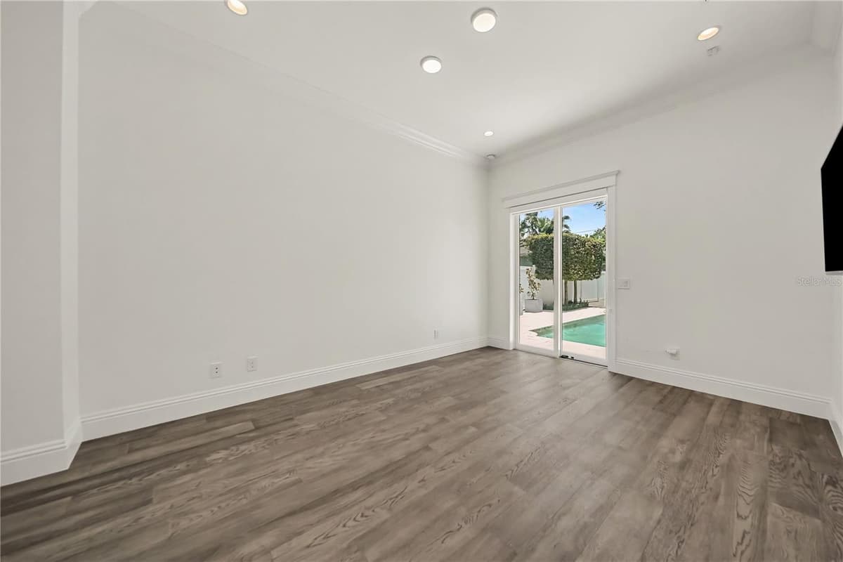 1750 WALNUT AVENUE — photo 28 of 55