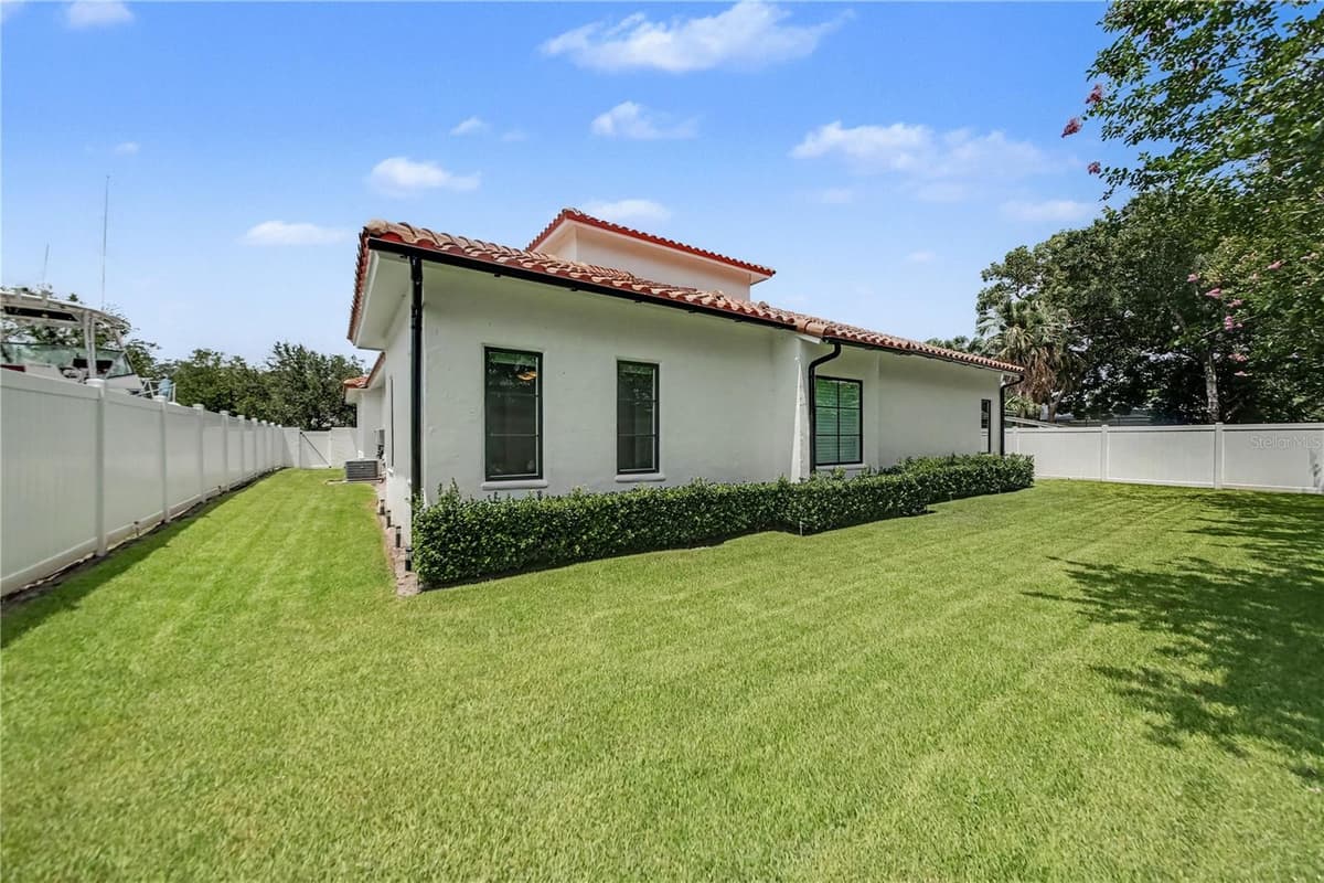 1750 WALNUT AVENUE — photo 45 of 55