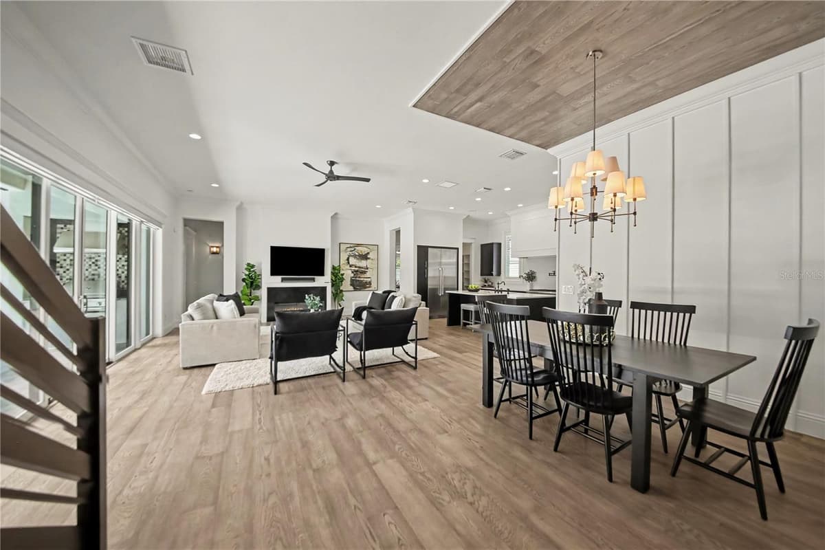 1750 WALNUT AVENUE — photo 7 of 55