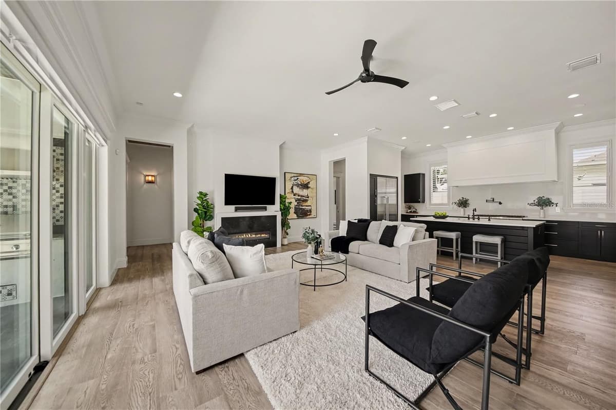 1750 WALNUT AVENUE — photo 8 of 55