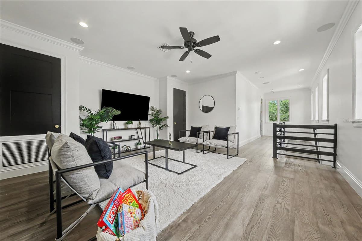 1750 WALNUT AVENUE — photo 31 of 55