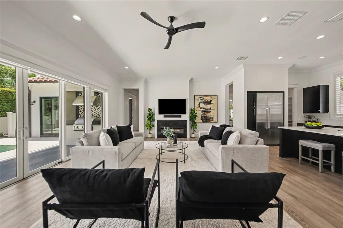 1750 WALNUT AVENUE — photo 9 of 55