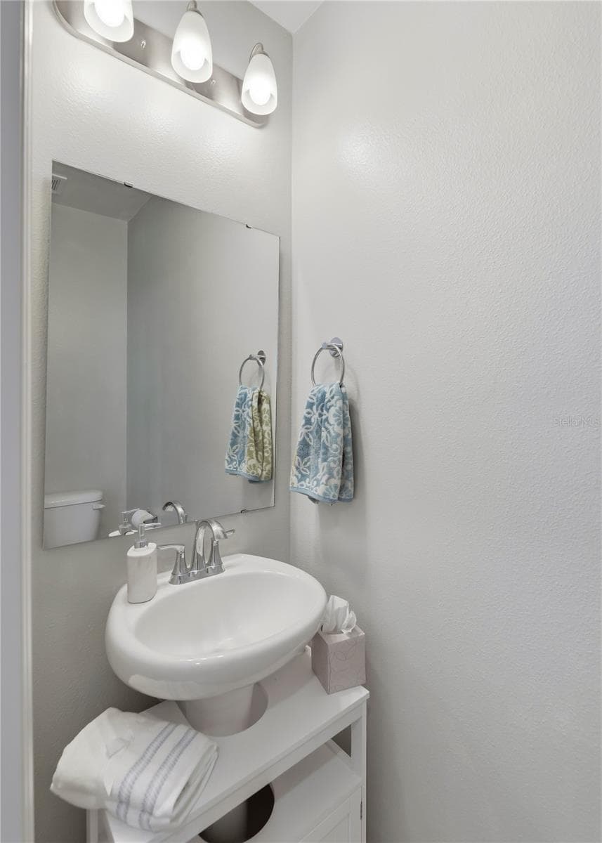 5573 REAGAN AVENUE — photo 17 of 40