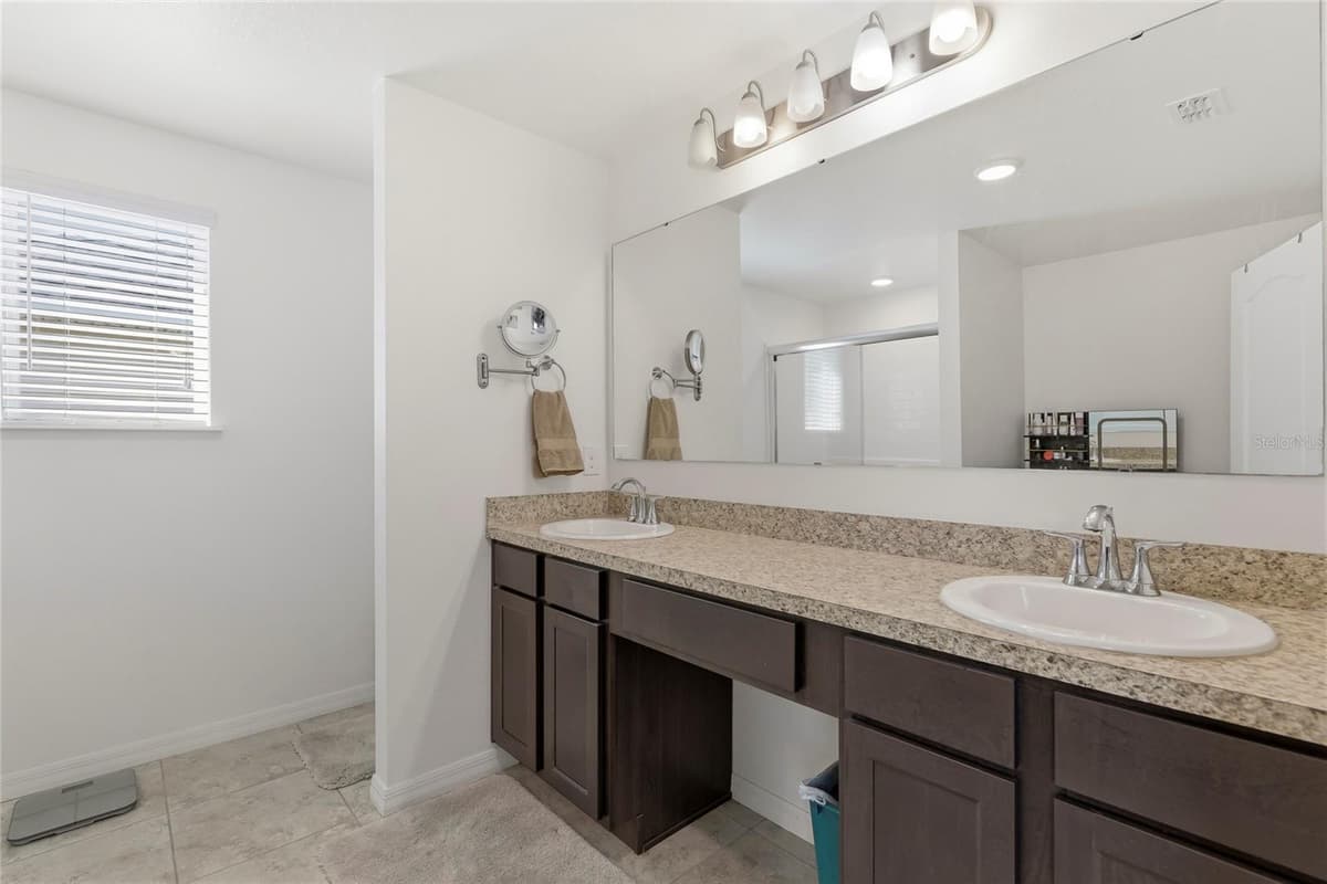 5573 REAGAN AVENUE — photo 31 of 40