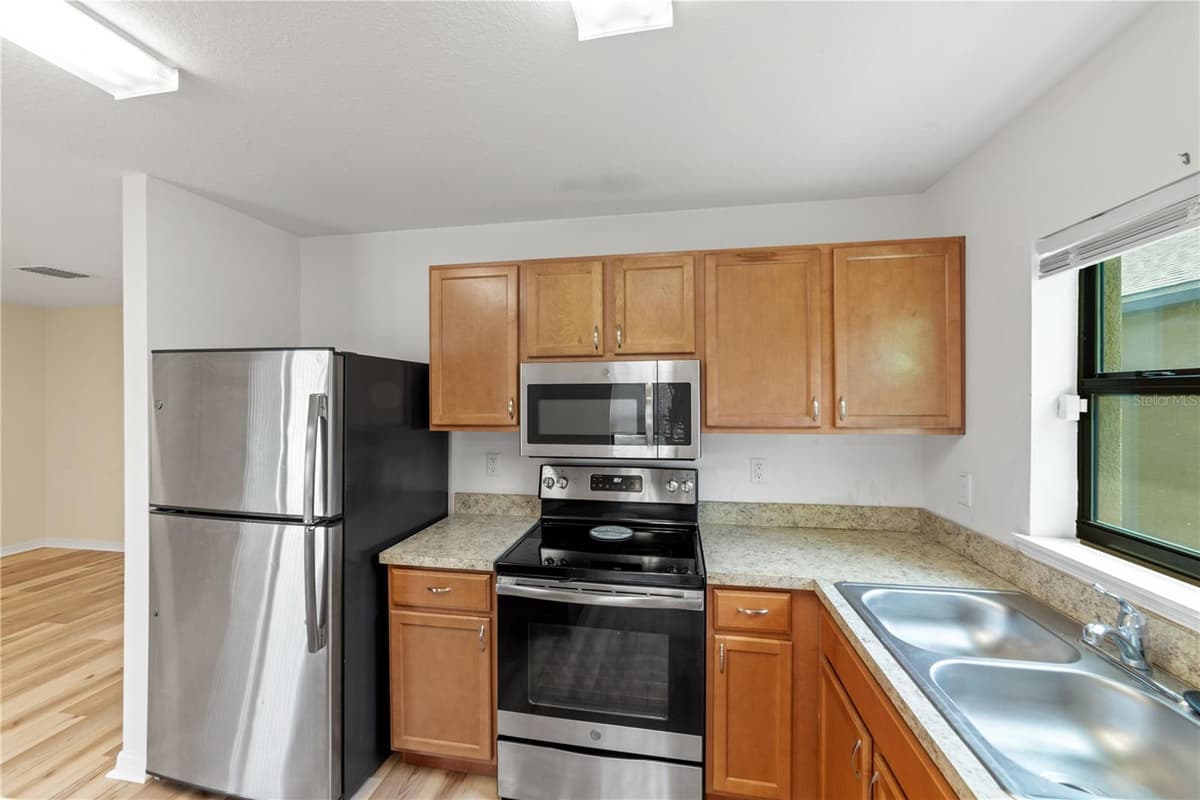 621 CHATHAM WALK DRIVE — photo 9 of 40