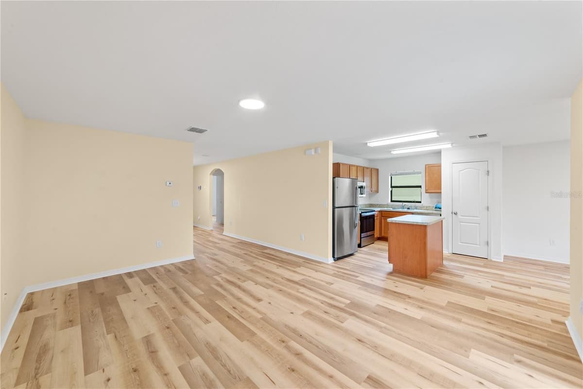 621 CHATHAM WALK DRIVE — photo 5 of 40