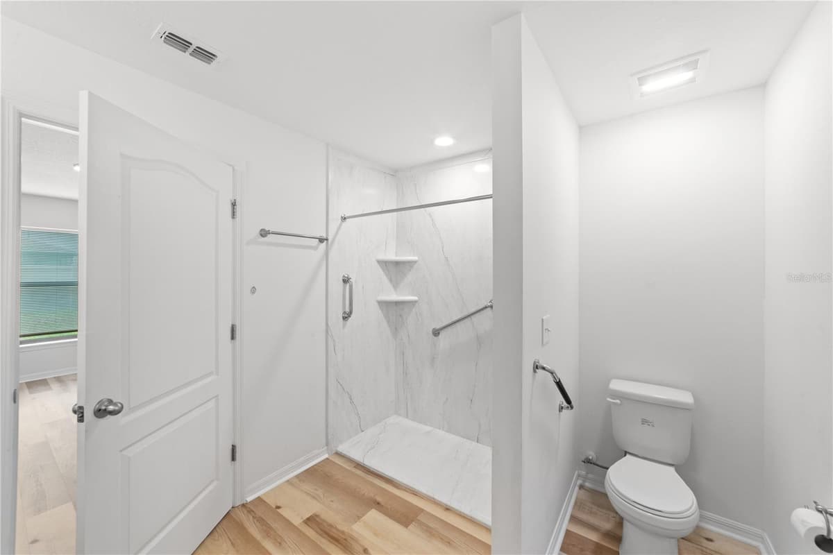 621 CHATHAM WALK DRIVE — photo 20 of 40
