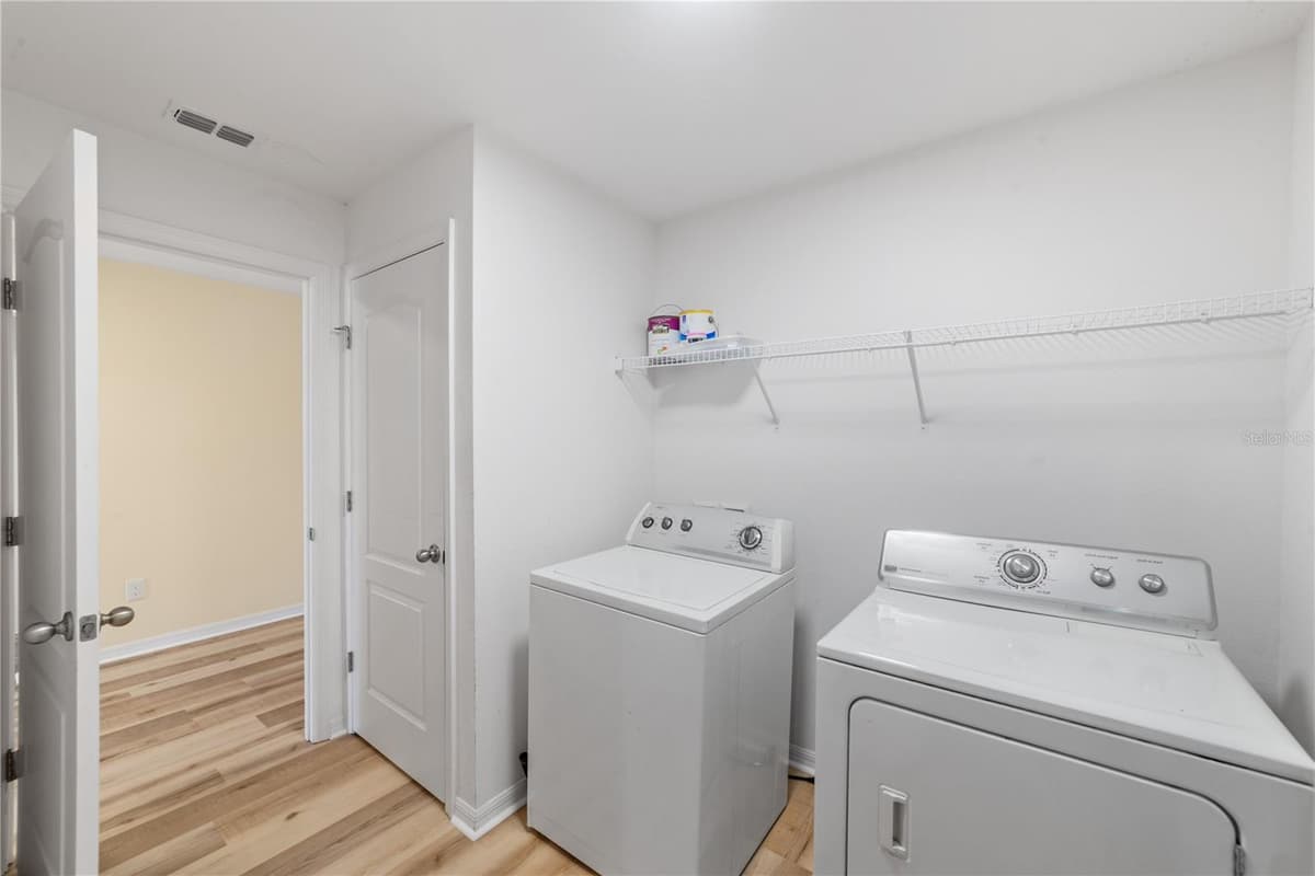 621 CHATHAM WALK DRIVE — photo 32 of 40
