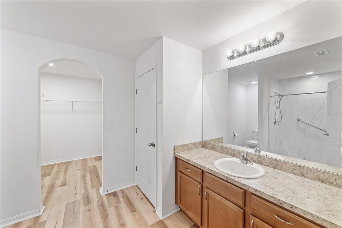 621 CHATHAM WALK DRIVE — photo 19 of 40