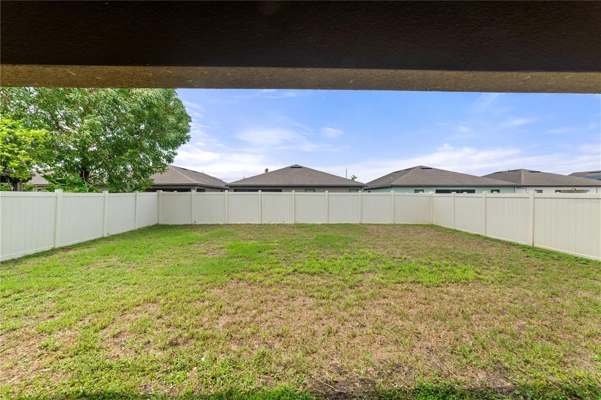 621 CHATHAM WALK DRIVE — photo 33 of 40