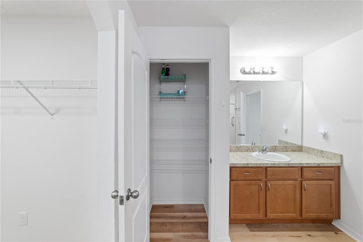 621 CHATHAM WALK DRIVE — photo 22 of 40