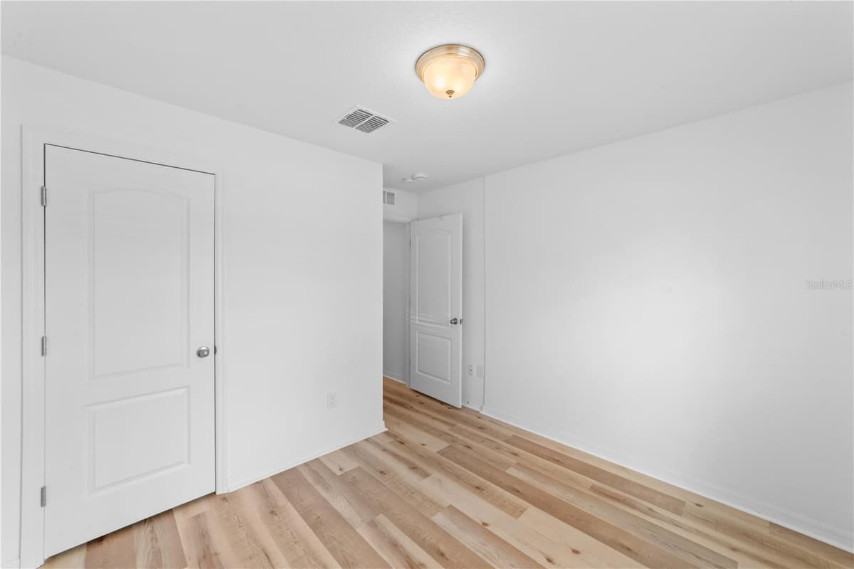 621 CHATHAM WALK DRIVE — photo 29 of 40