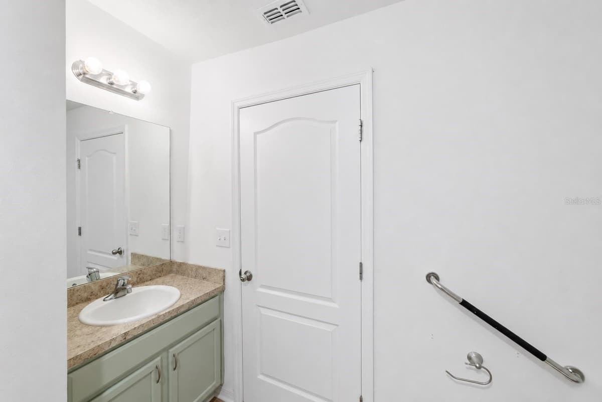 621 CHATHAM WALK DRIVE — photo 27 of 40