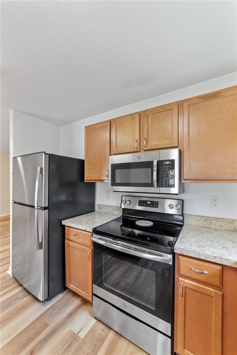 621 CHATHAM WALK DRIVE — photo 12 of 40
