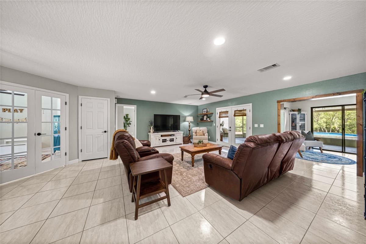 2301 MARY LUE STREET — photo 5 of 34