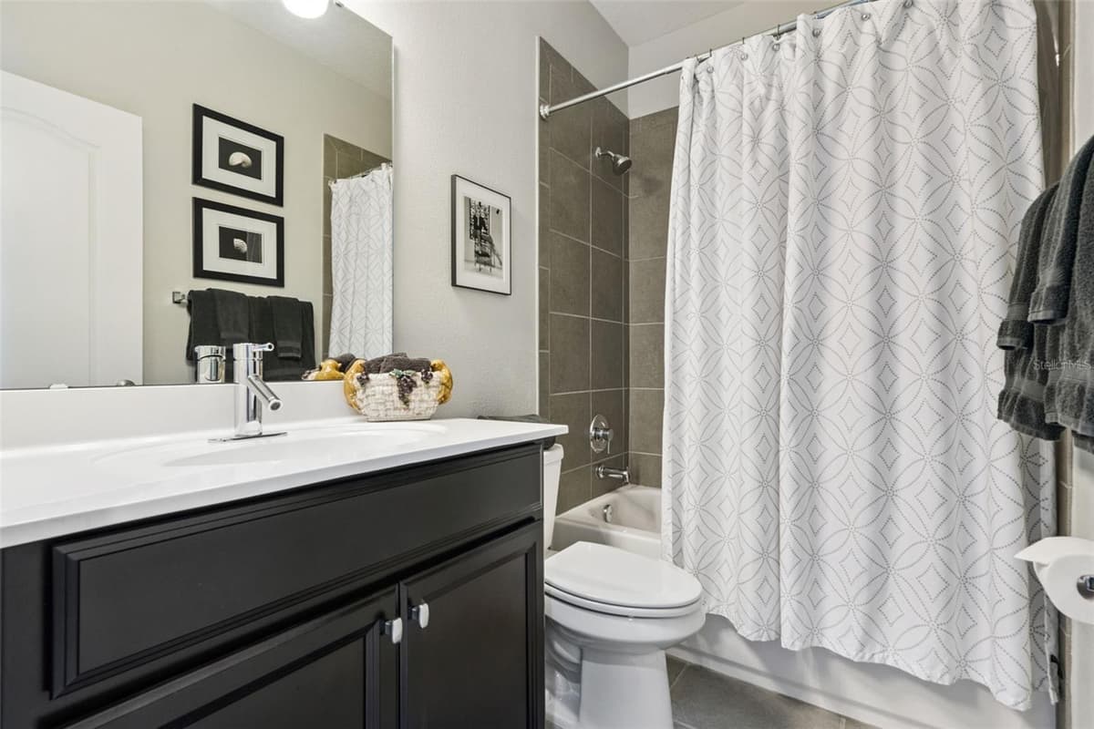 1526 RESOLUTE STREET — photo 36 of 63