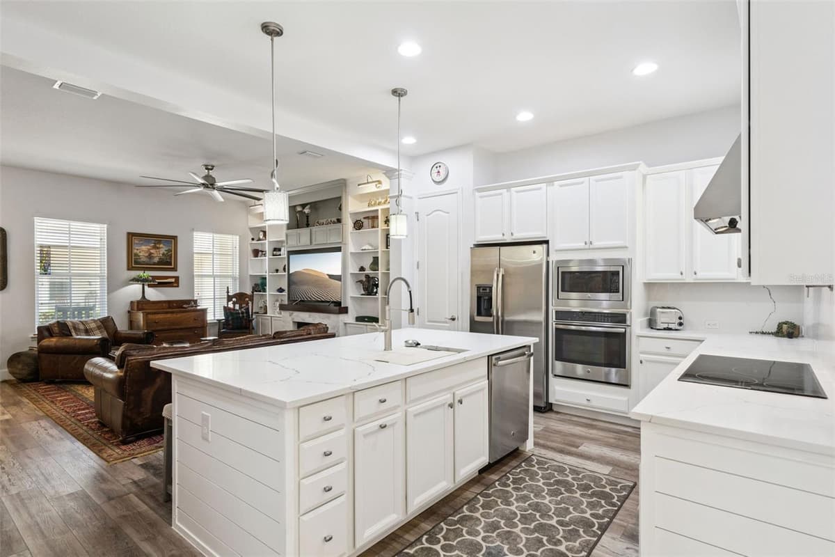 1526 RESOLUTE STREET — photo 14 of 63