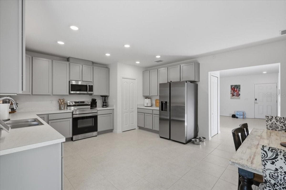4856 STEPHENS STREET — photo 11 of 65