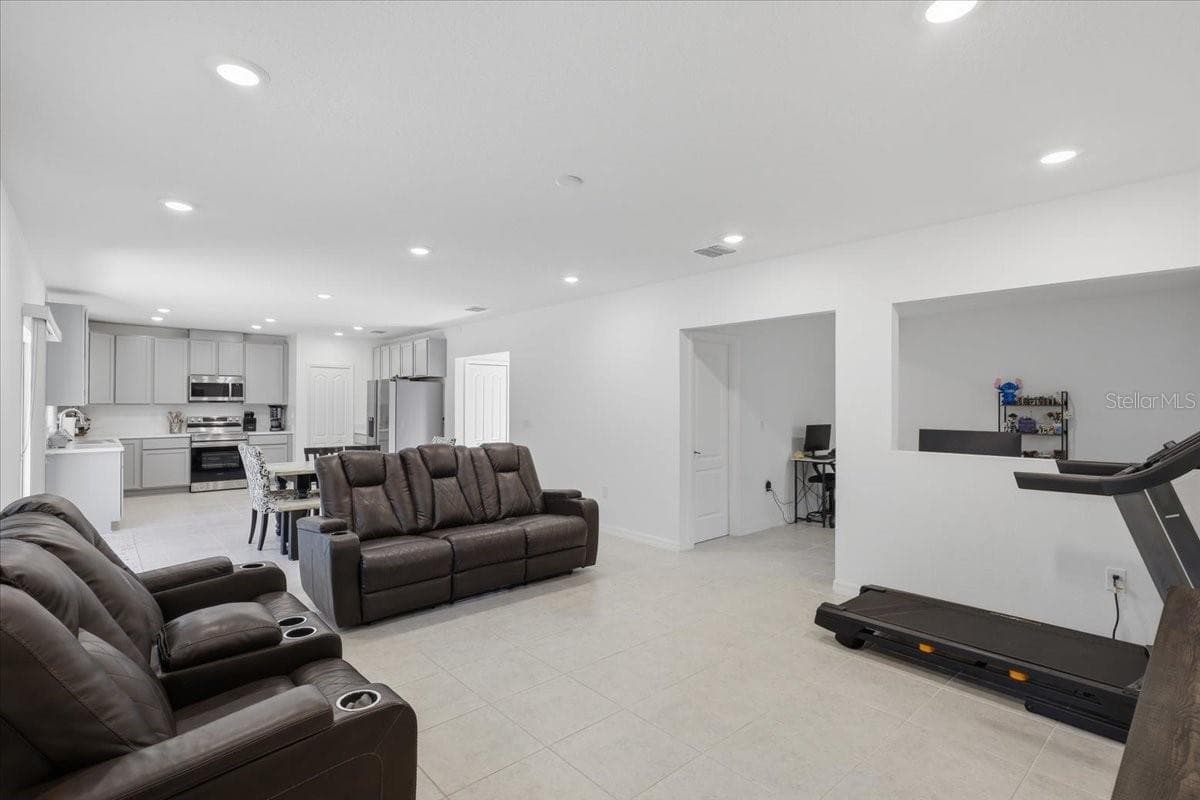 4856 STEPHENS STREET — photo 17 of 65