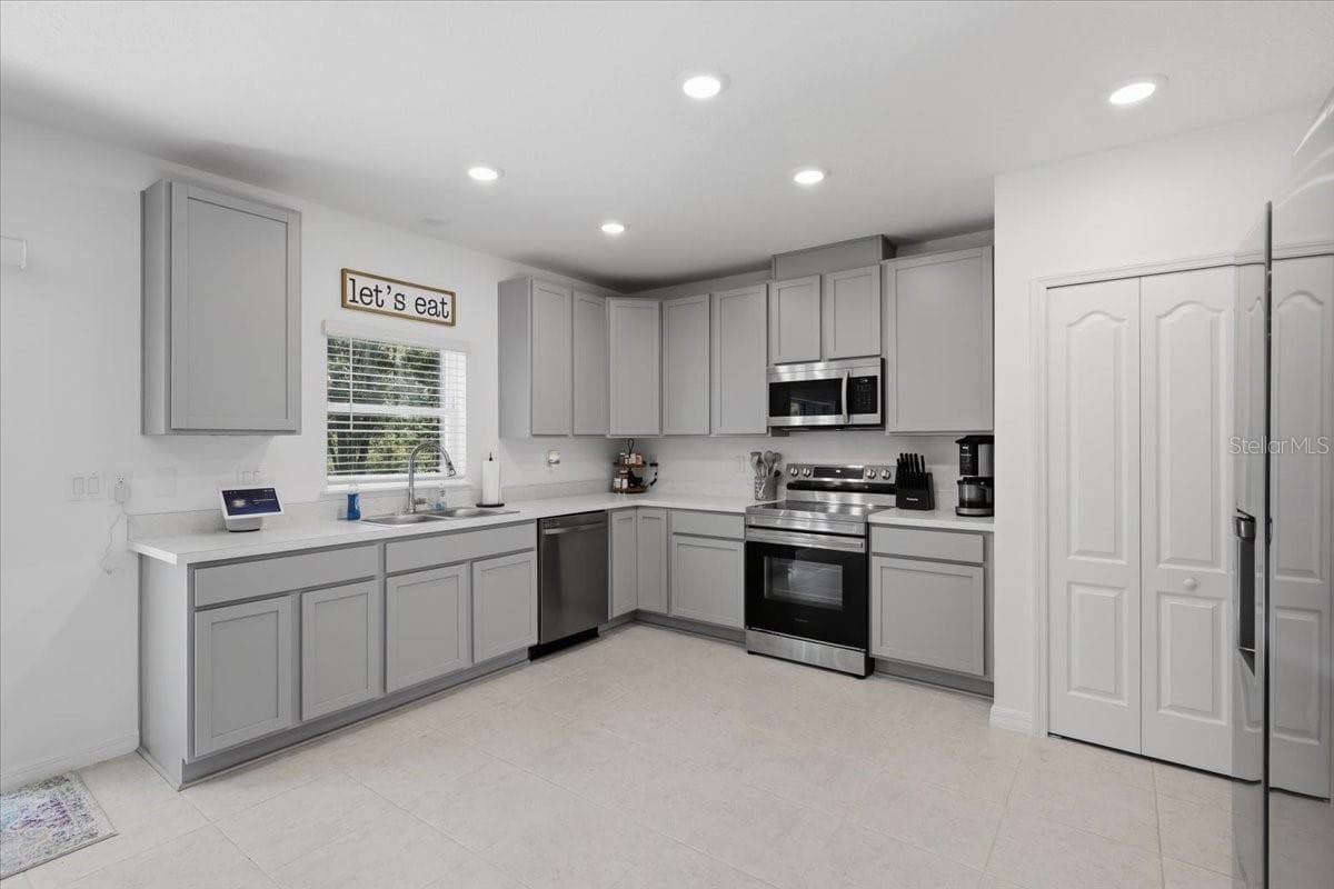 4856 STEPHENS STREET — photo 3 of 65