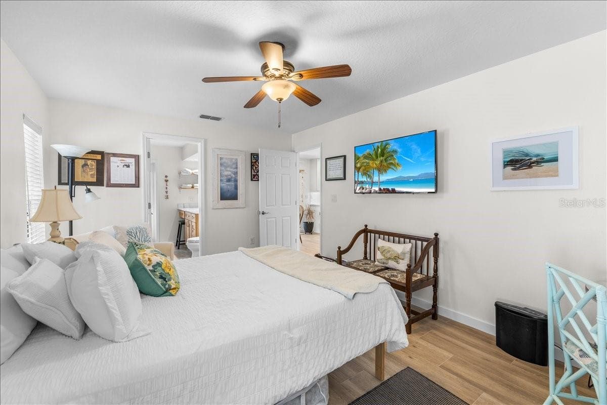 4267 CARLOS COURT — photo 12 of 42