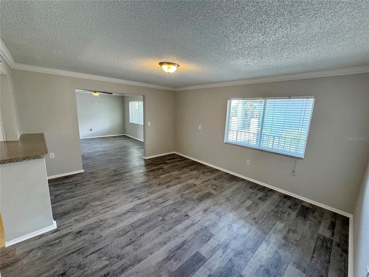 115 OYSTER BAY CIRCLE — photo 10 of 31
