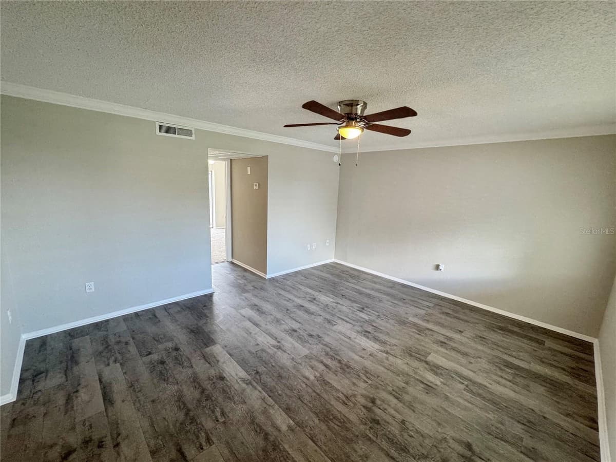 115 OYSTER BAY CIRCLE — photo 7 of 31