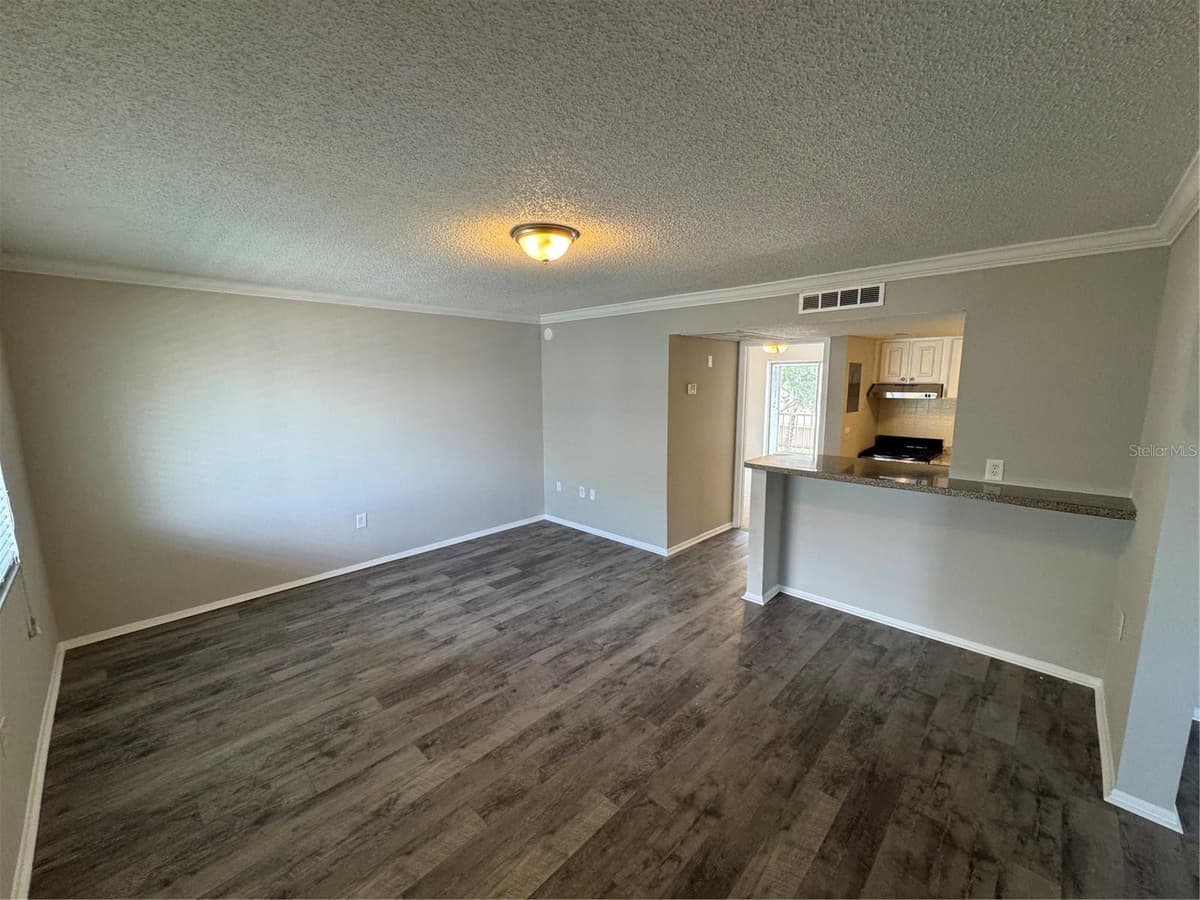 115 OYSTER BAY CIRCLE — photo 8 of 31