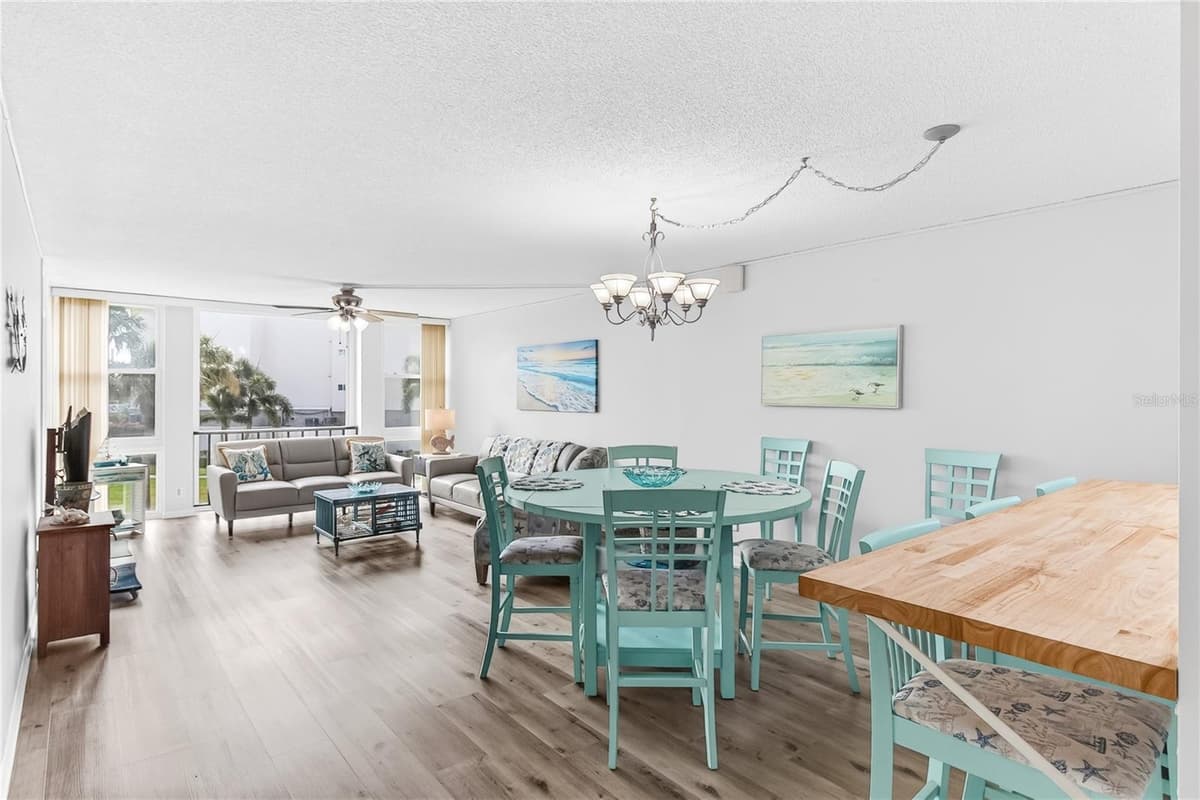 7400 SUN ISLAND DRIVE — photo 13 of 31