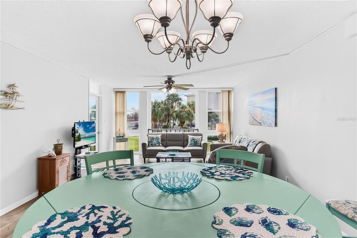 7400 SUN ISLAND DRIVE — photo 14 of 31