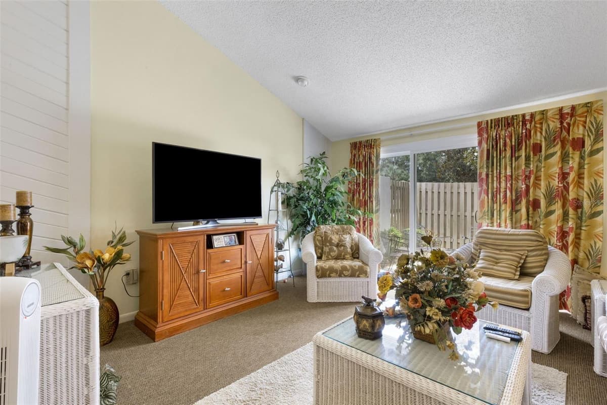 4223 OAK LOOP — photo 3 of 38