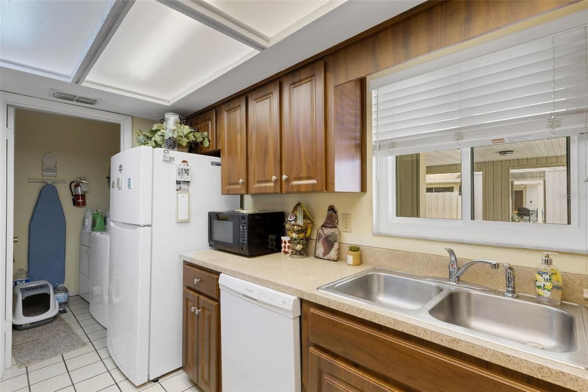 4223 OAK LOOP — photo 15 of 38