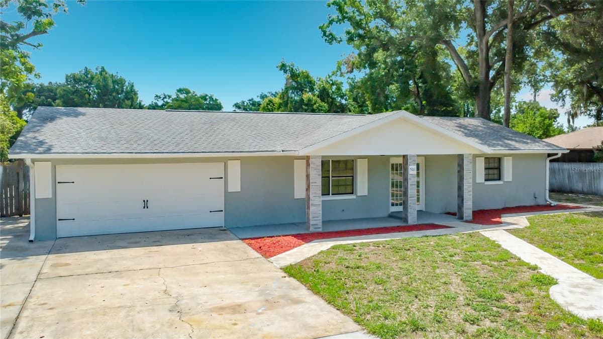 501 ROSE AVENUE — photo 1 of 26