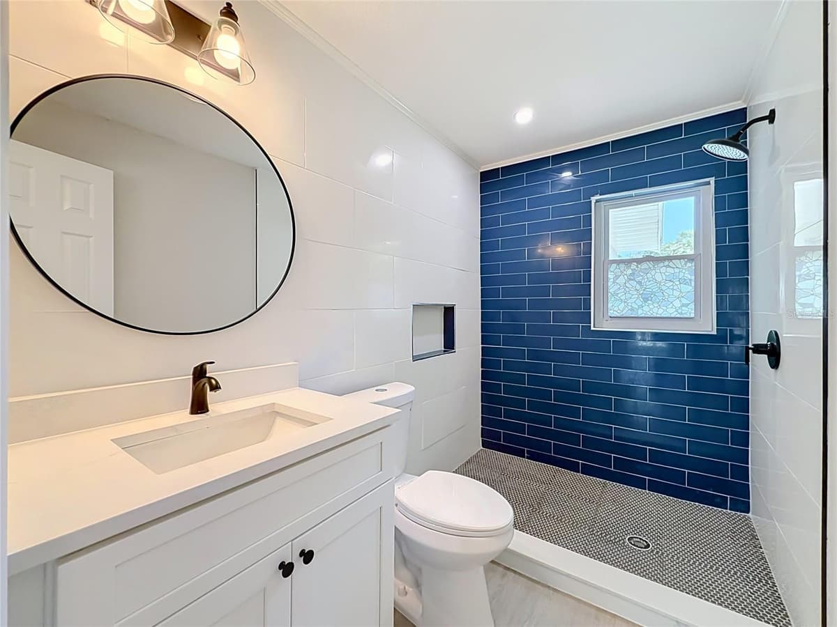 501 ROSE AVENUE — photo 13 of 26