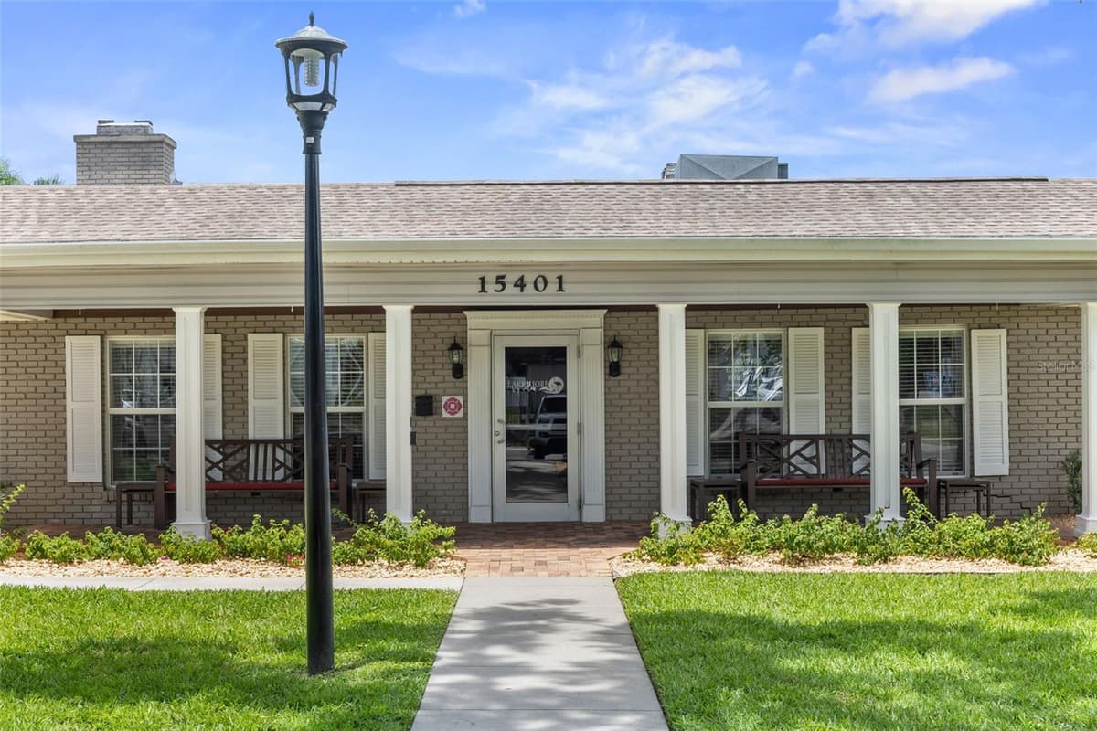 15601 LAKESHORE VILLA LOOP — photo 43 of 44