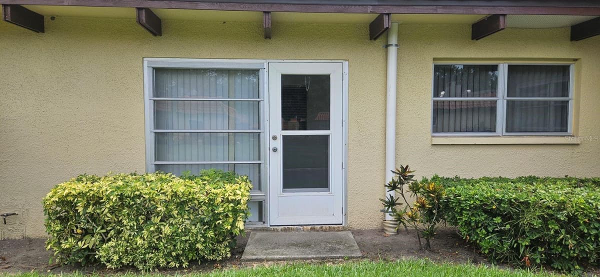 1701 PINEHURST ROAD — photo 3 of 32