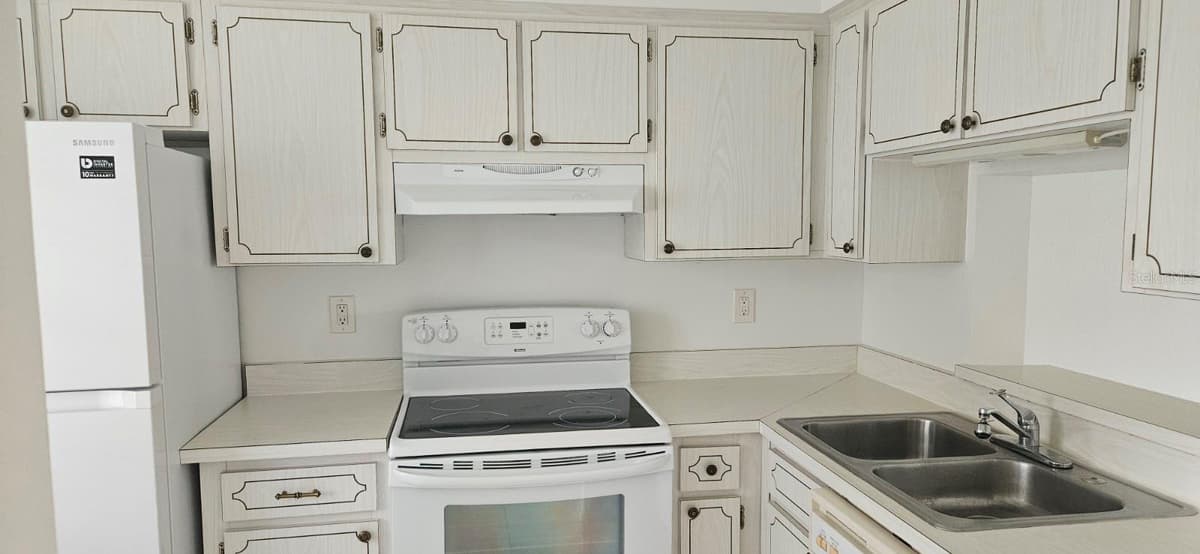1701 PINEHURST ROAD — photo 8 of 32
