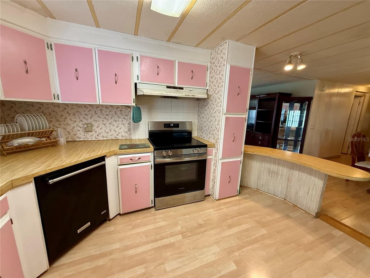 82167 D STREET — photo 8 of 32