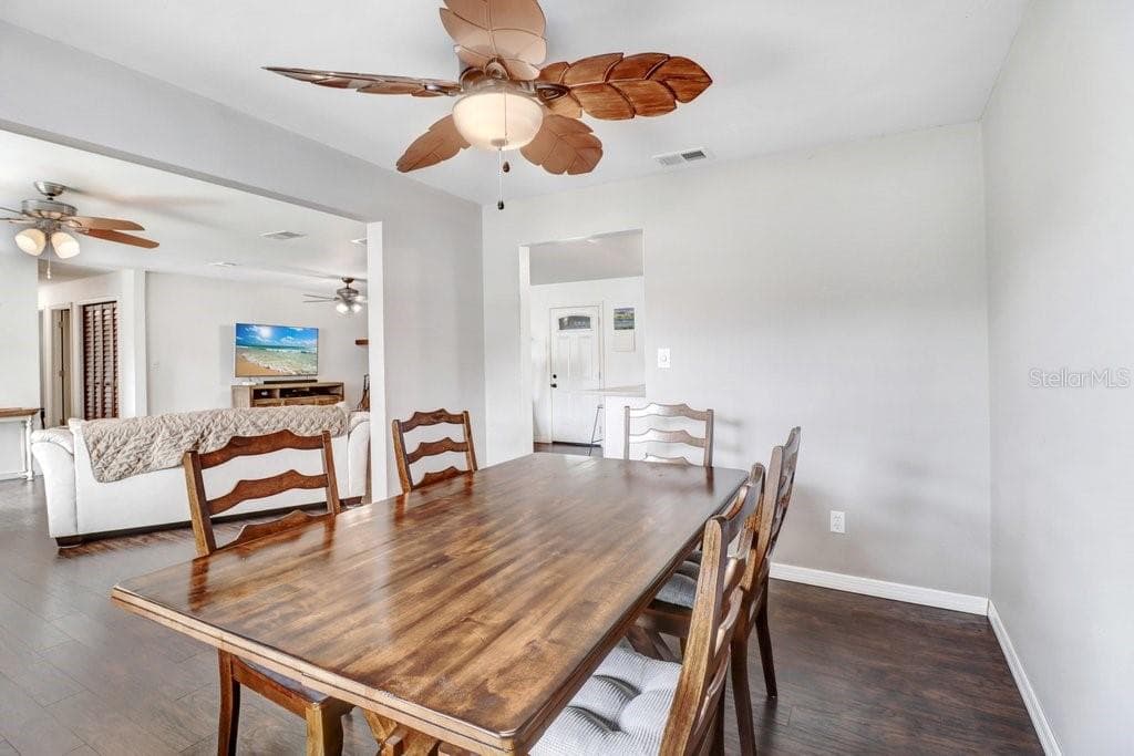 1203 LYNN AVENUE — photo 14 of 36