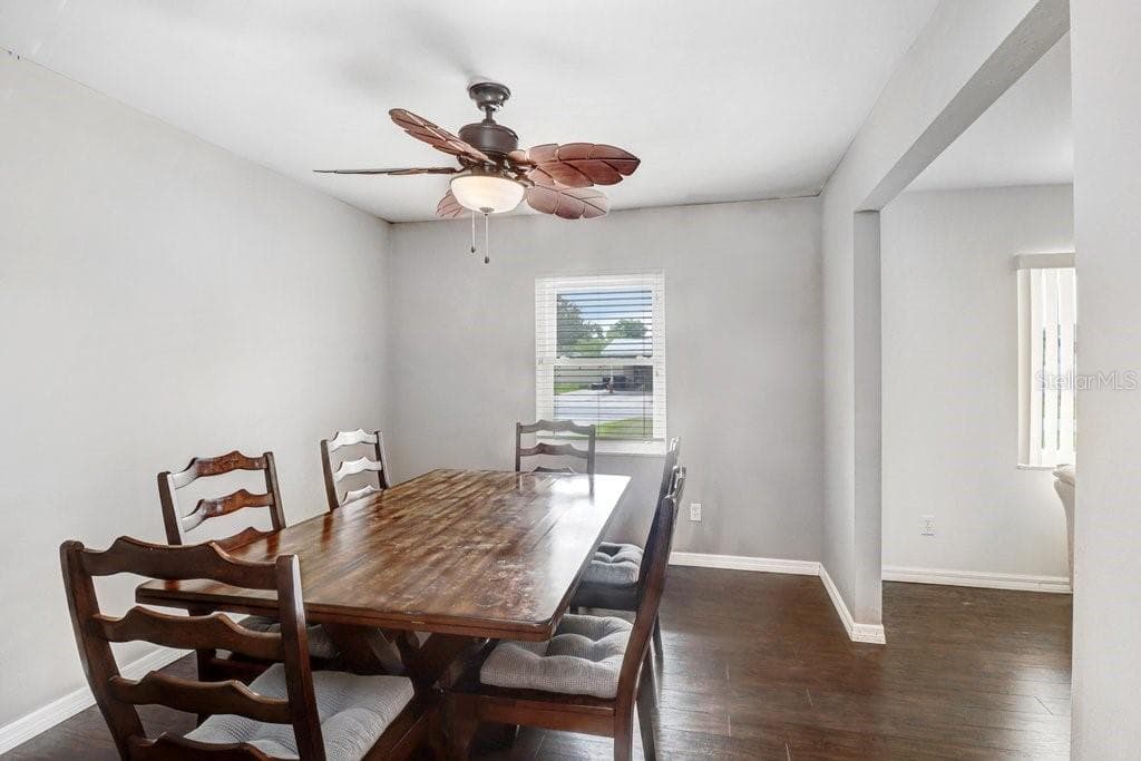 1203 LYNN AVENUE — photo 13 of 36
