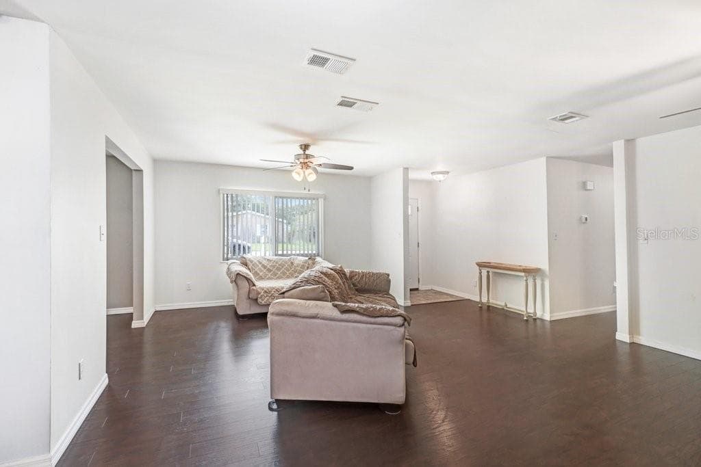 1203 LYNN AVENUE — photo 8 of 36