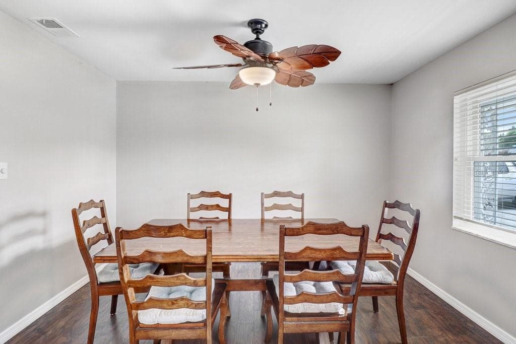 1203 LYNN AVENUE — photo 12 of 36