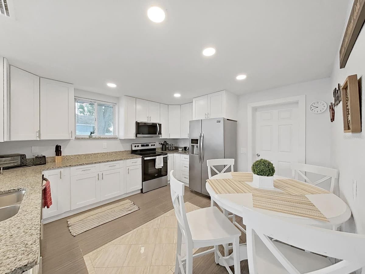5419 COTEE RIVER DRIVE — photo 17 of 47