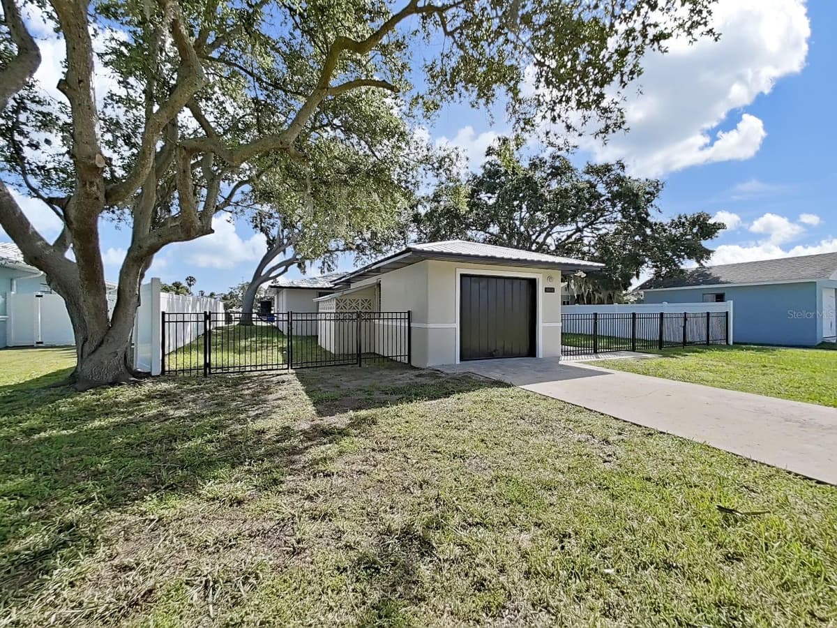 5419 COTEE RIVER DRIVE — photo 7 of 47