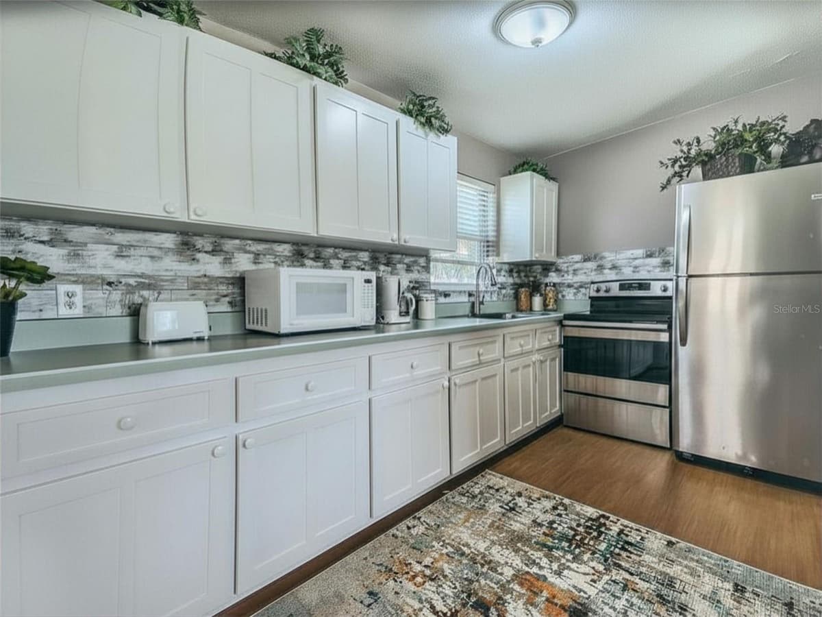 3114 ESPERANZA AVENUE — photo 5 of 11