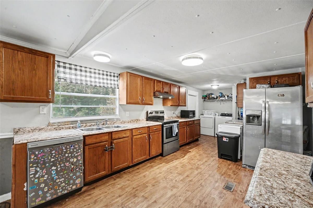 173 PLANKTON AVENUE — photo 9 of 20