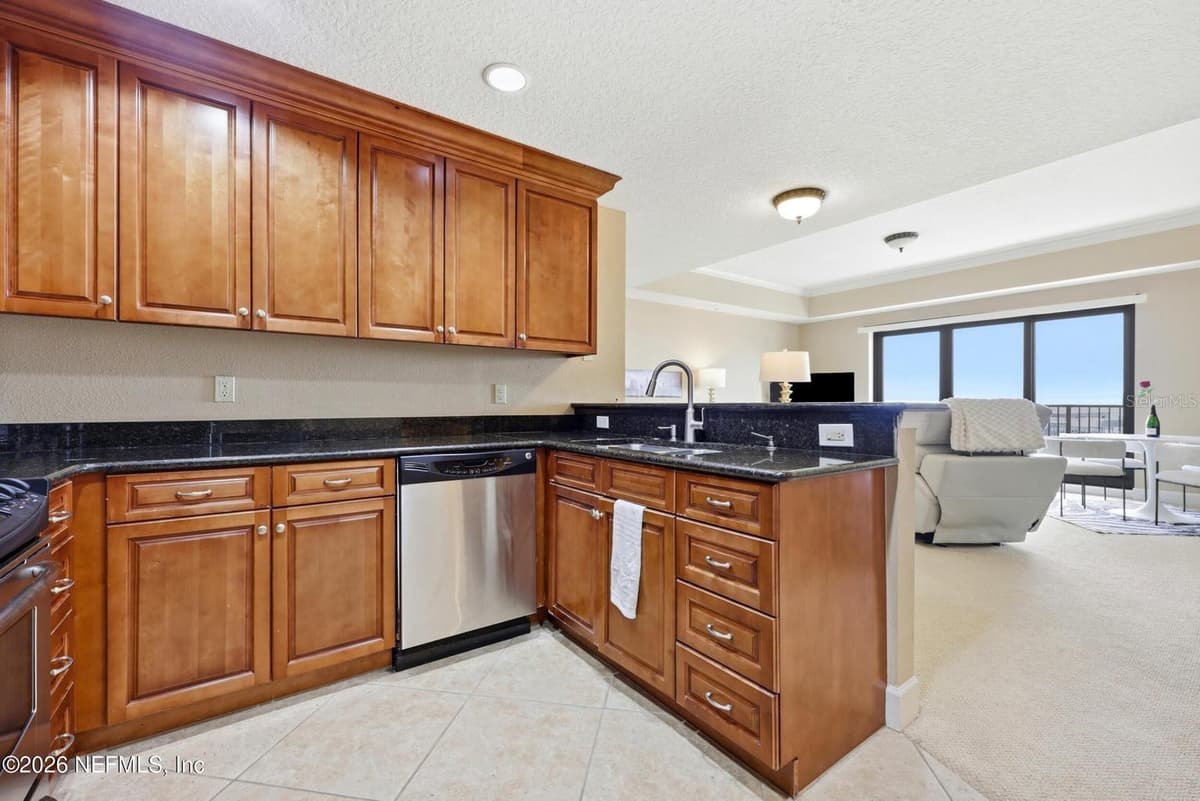 1478 RIVERPLACE BOULEVARD — photo 13 of 51